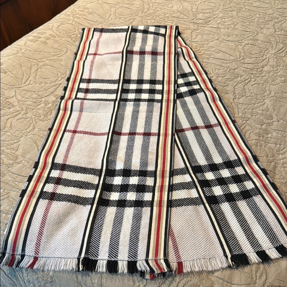 Burberry wool scarf